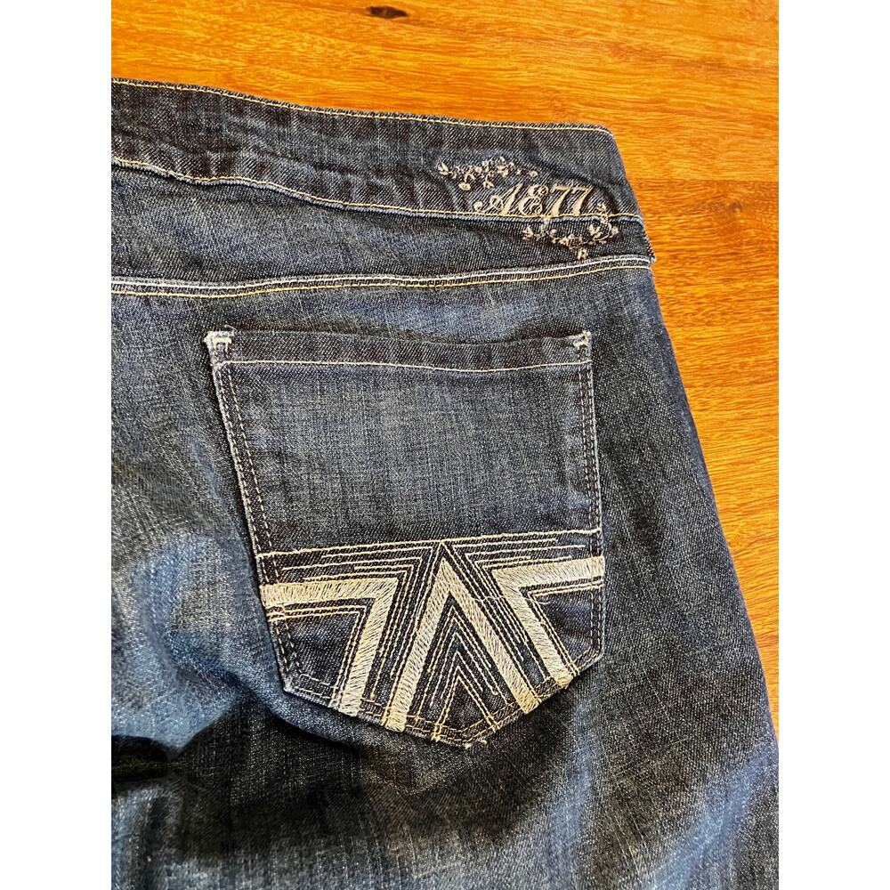 American Eagle Women’s Jeans Size 12 Dark Wash Flare Embroidered Pockets - Picture 2 of 9